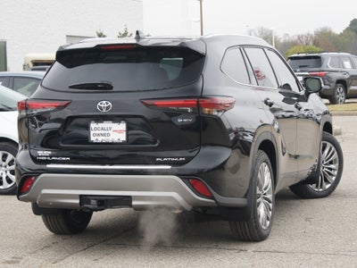 2025 Toyota Highlander Hybrid Platinum