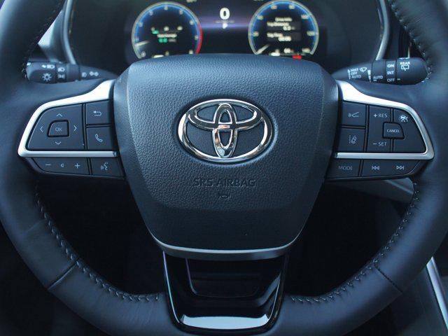 2025 Toyota Highlander Hybrid Platinum