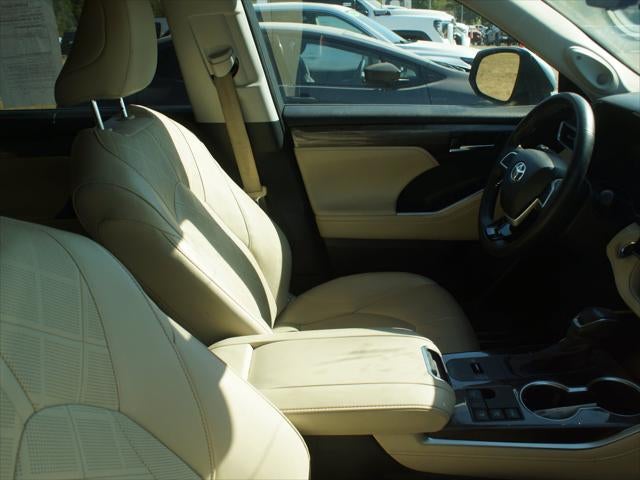 2024 Toyota Highlander Hybrid Platinum