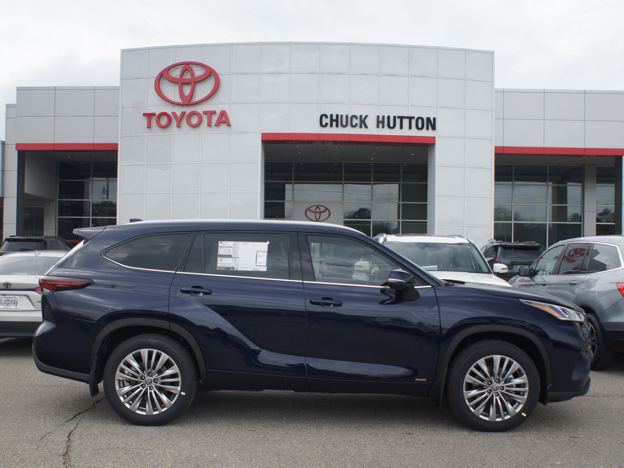 2026 Toyota Highlander Hybrid Platinum
