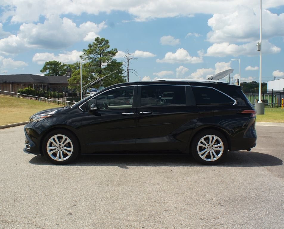 2022 Toyota Sienna Platinum