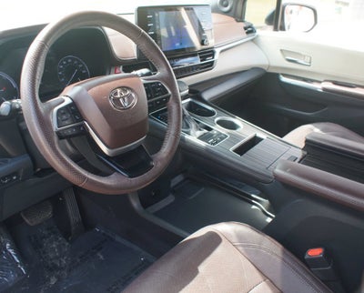 2022 Toyota Sienna Platinum