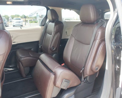 2022 Toyota Sienna Platinum