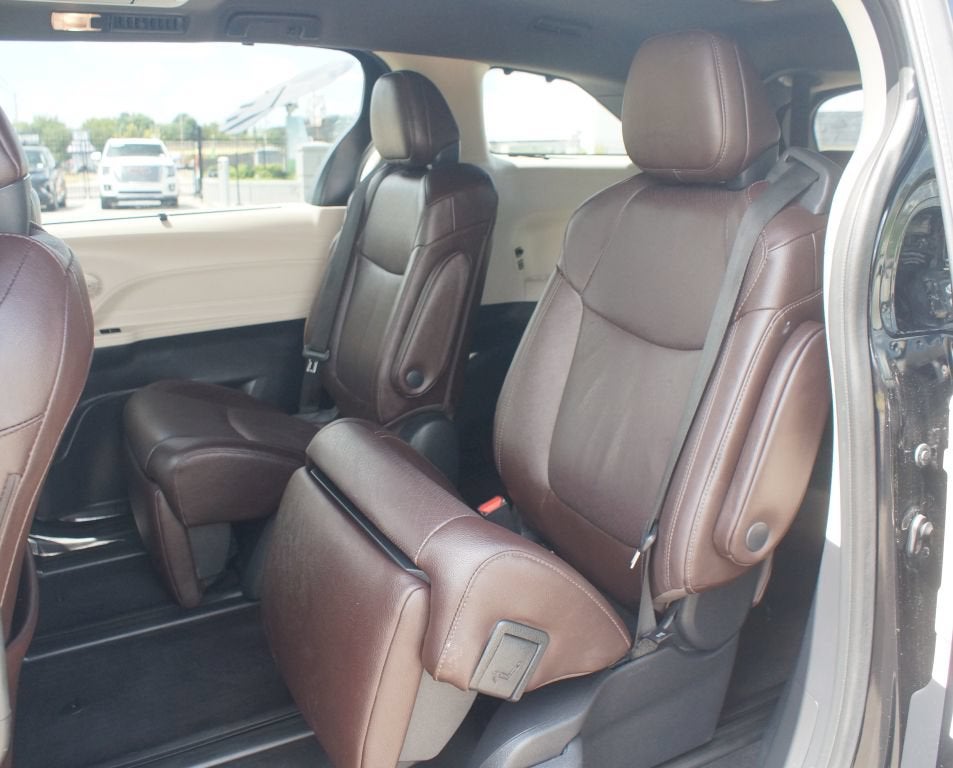 2022 Toyota Sienna Platinum