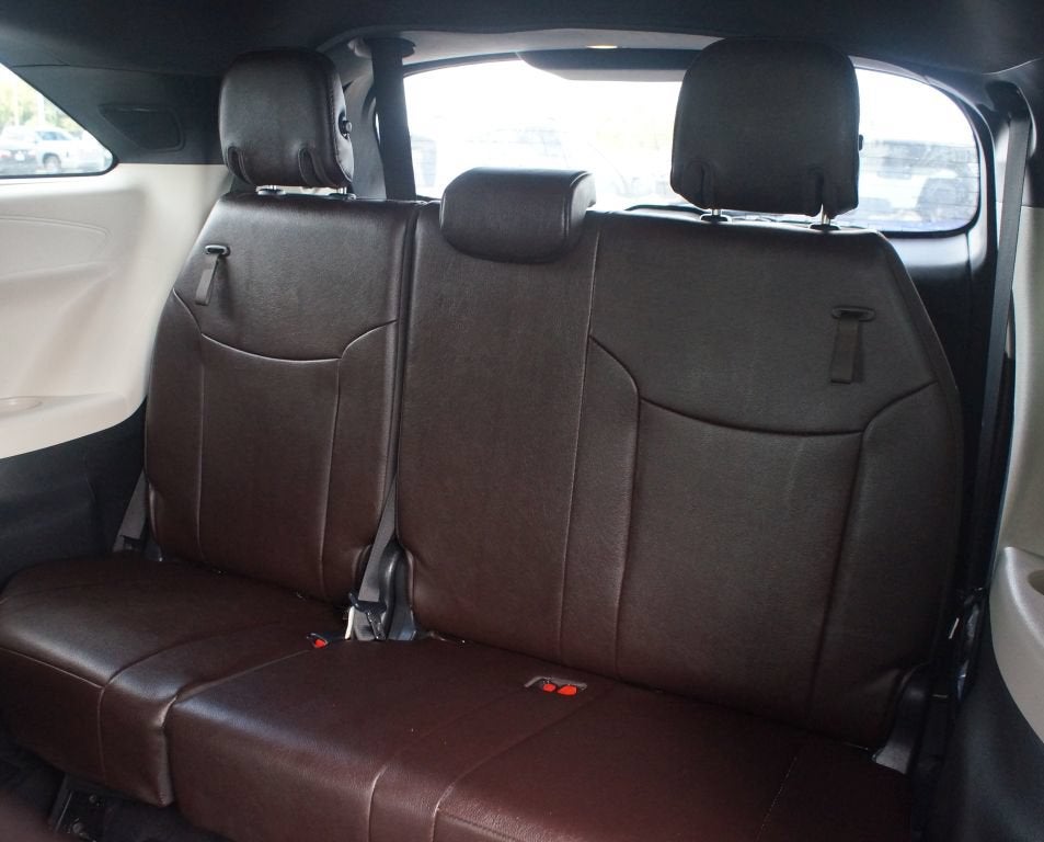 2022 Toyota Sienna Platinum