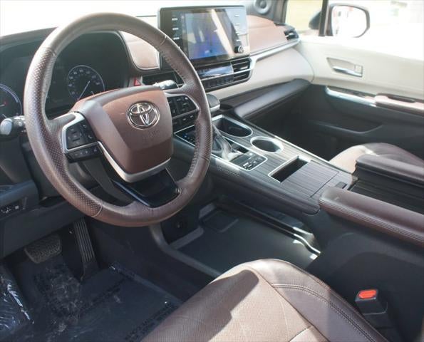 2022 Toyota Sienna Platinum
