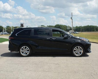 2022 Toyota Sienna Platinum