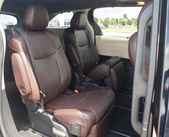 2022 Toyota Sienna Platinum