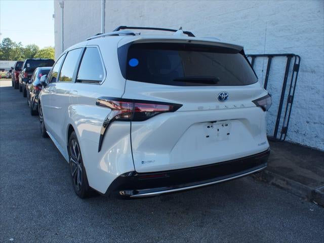 2025 Toyota Sienna Platinum