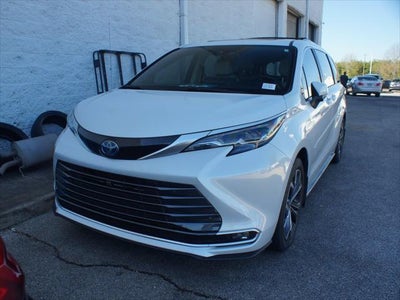 2025 Toyota Sienna Platinum