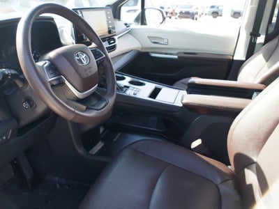 2024 Toyota Sienna Platinum