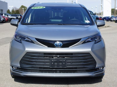 2024 Toyota Sienna Platinum
