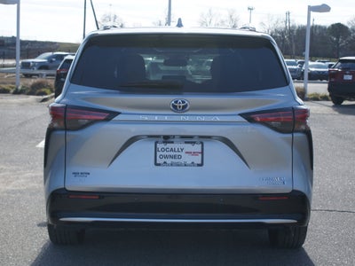 2024 Toyota Sienna Platinum