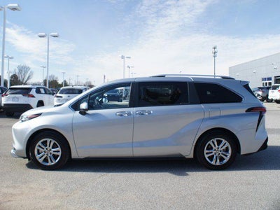 2024 Toyota Sienna Platinum