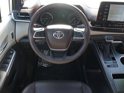 2024 Toyota Sienna Platinum