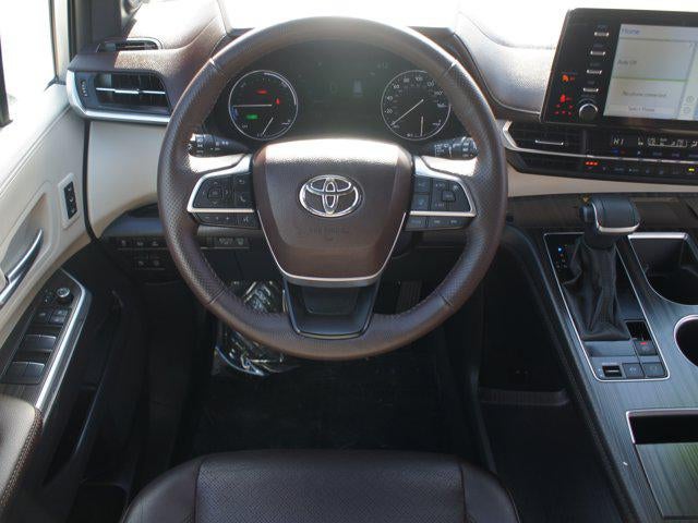 2024 Toyota Sienna Platinum