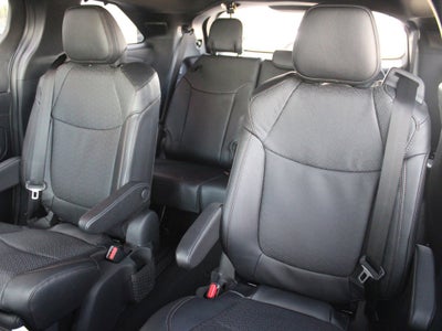 2025 Toyota Sienna Platinum