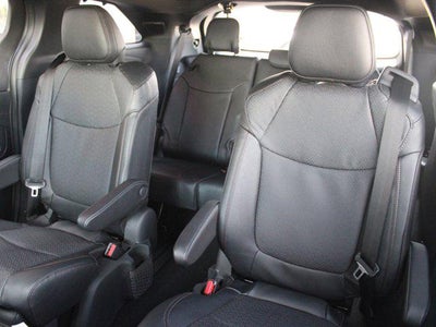 2025 Toyota Sienna Platinum