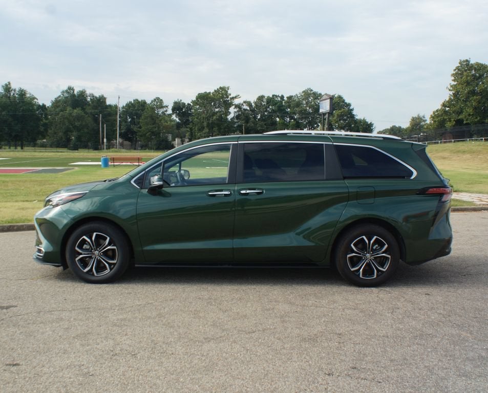 2025 Toyota Sienna Platinum