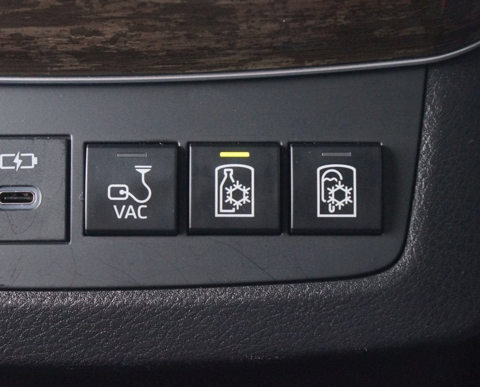 2025 Toyota Sienna Platinum