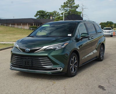 2025 Toyota Sienna Platinum