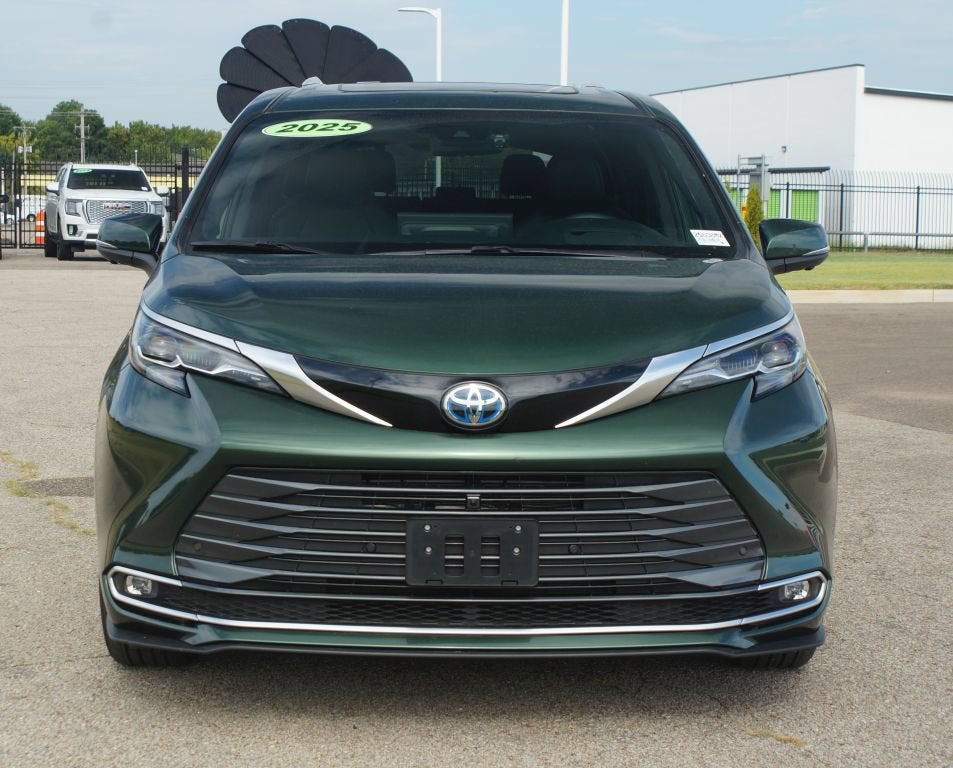 2025 Toyota Sienna Platinum