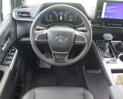 2025 Toyota Sienna Platinum