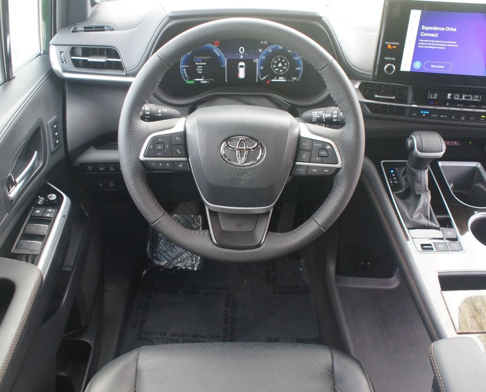 2025 Toyota Sienna Platinum