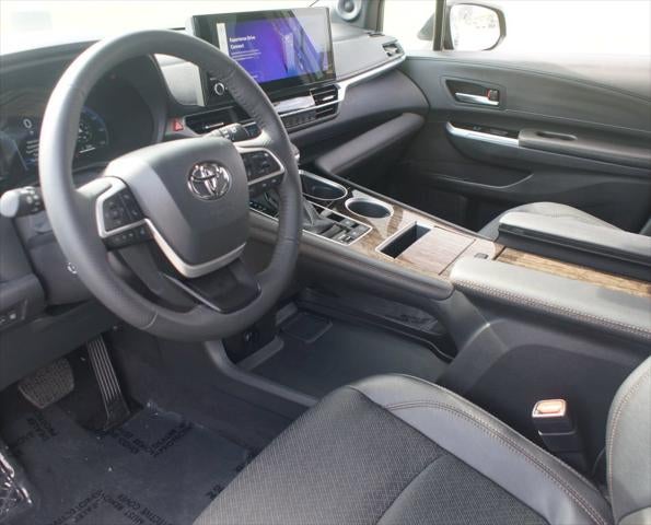 2025 Toyota Sienna Platinum