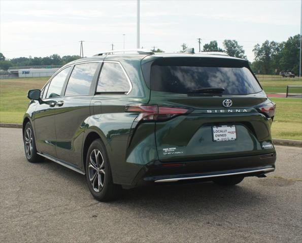 2025 Toyota Sienna Platinum