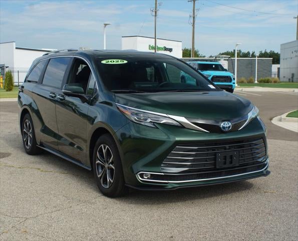 2025 Toyota Sienna Platinum