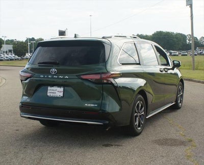 2025 Toyota Sienna Platinum