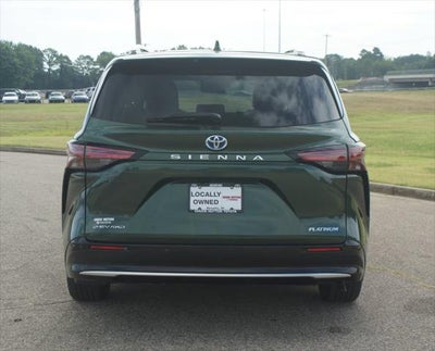2025 Toyota Sienna Platinum