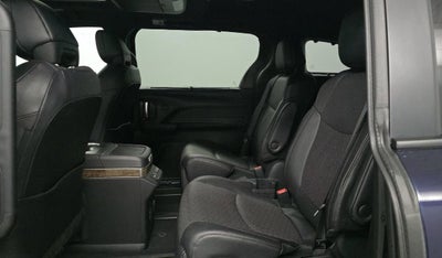 2025 Toyota Sienna Platinum