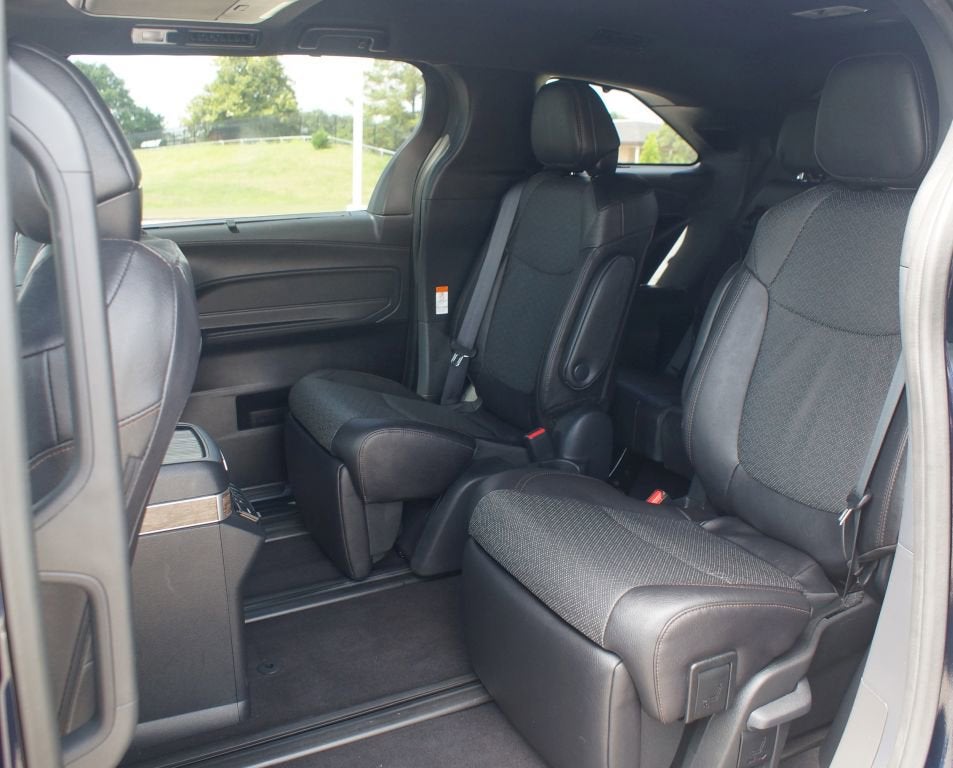 2025 Toyota Sienna Platinum
