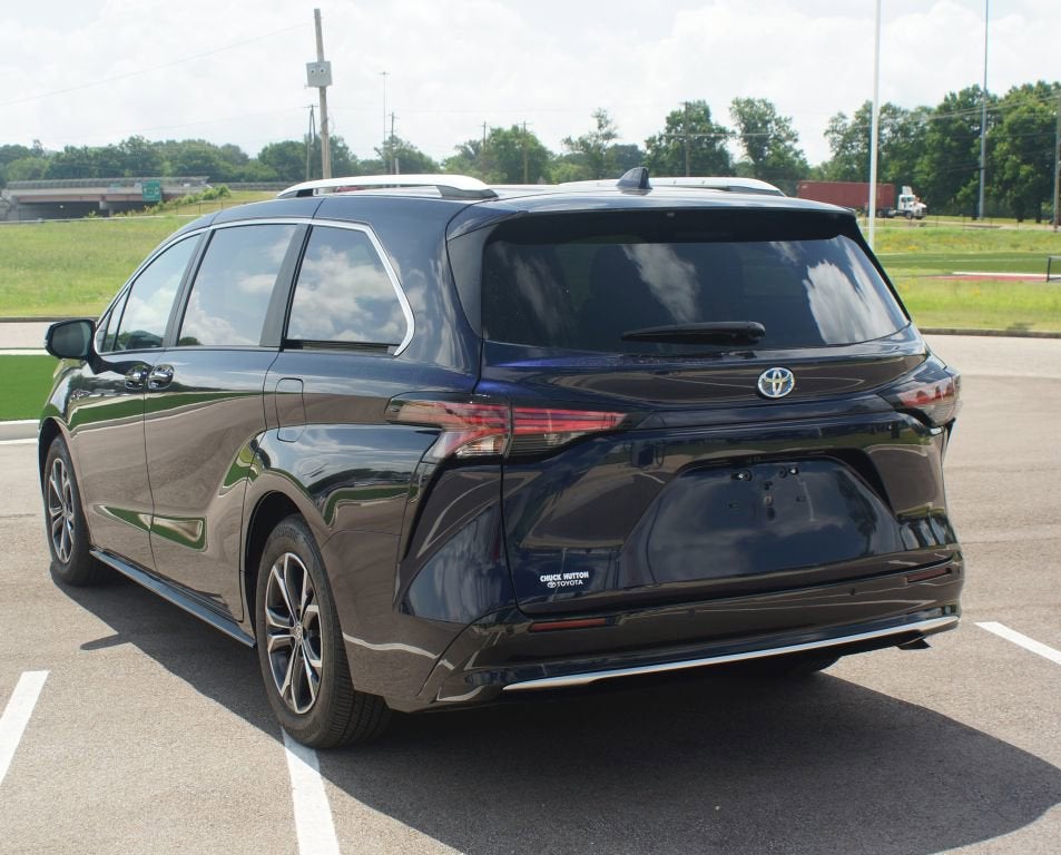 2025 Toyota Sienna Platinum