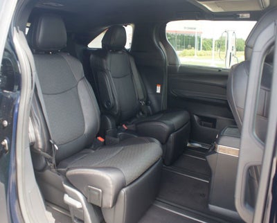 2025 Toyota Sienna Platinum
