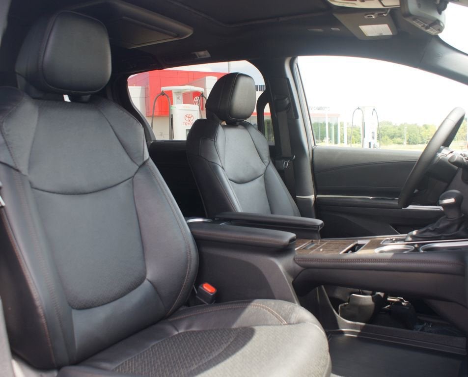2025 Toyota Sienna Platinum