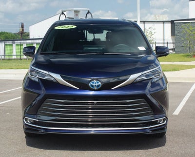 2025 Toyota Sienna Platinum