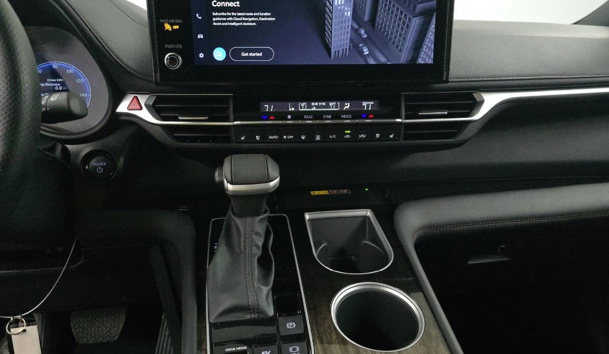 2025 Toyota Sienna Platinum