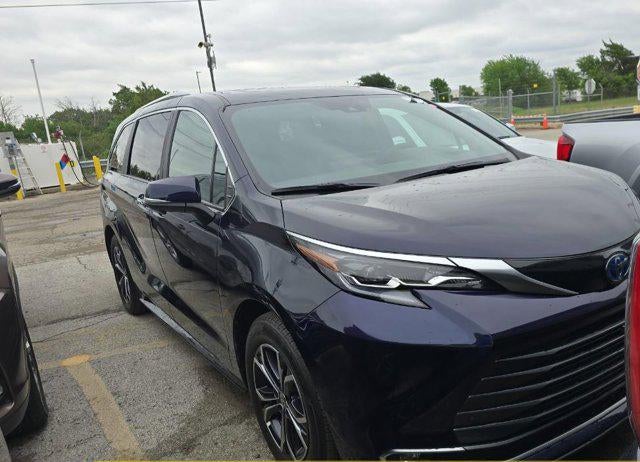 2025 Toyota Sienna Platinum