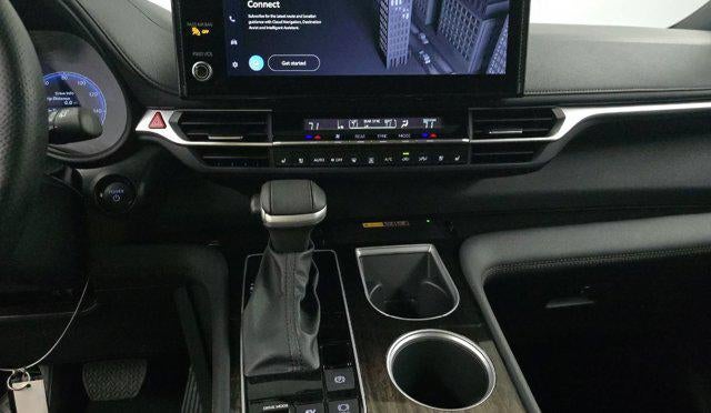 2025 Toyota Sienna Platinum