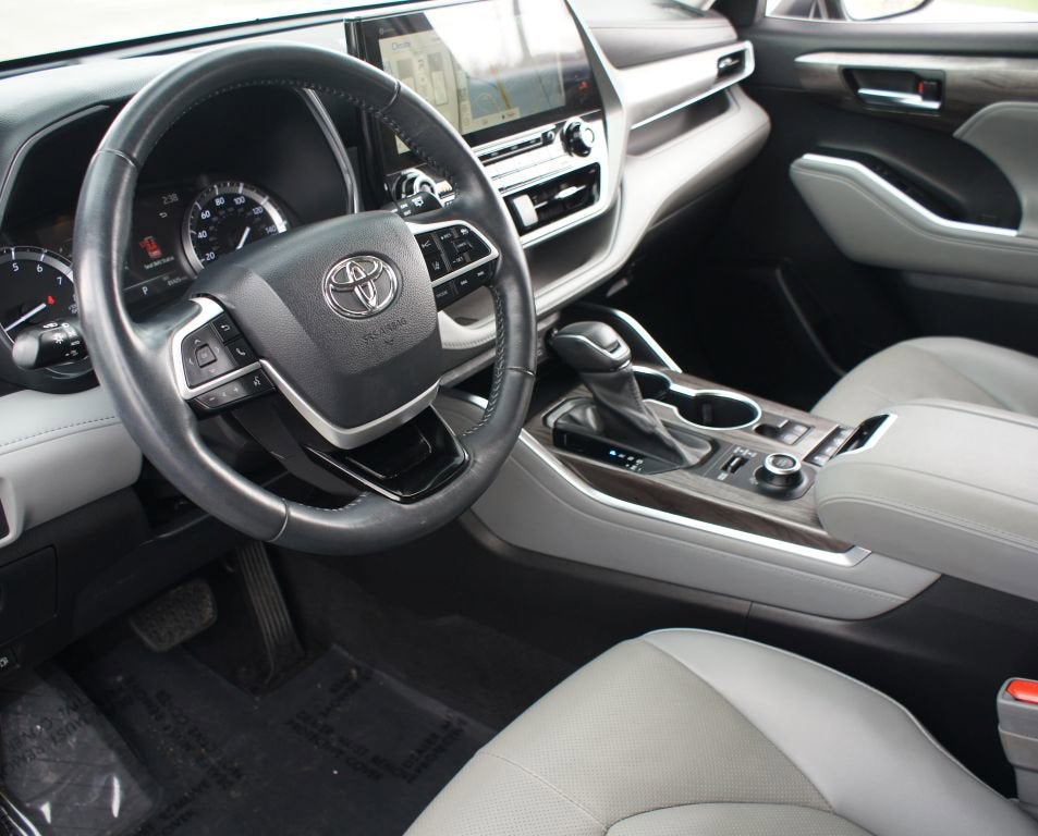 2022 Toyota Highlander Platinum