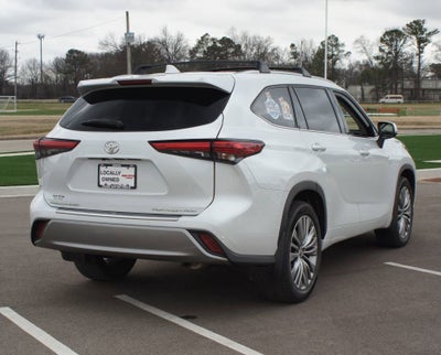 2022 Toyota Highlander Platinum