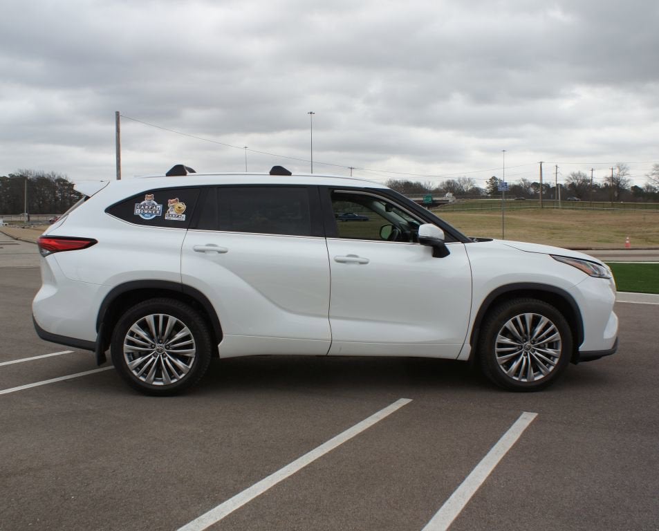 2022 Toyota Highlander Platinum