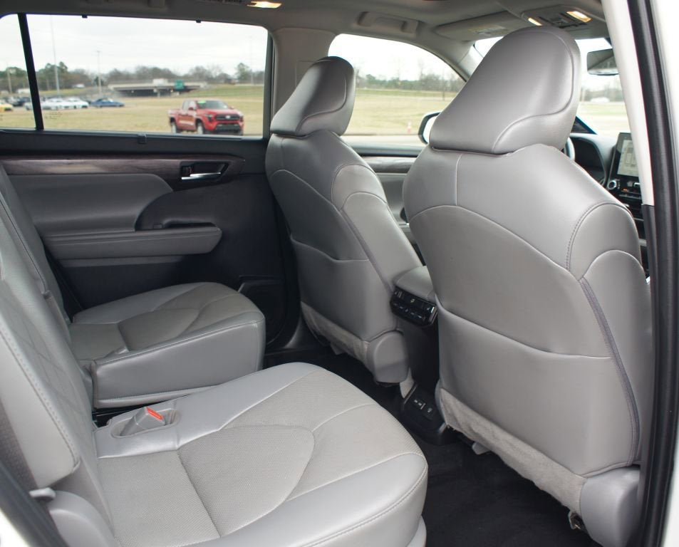 2022 Toyota Highlander Platinum