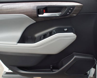 2022 Toyota Highlander Platinum