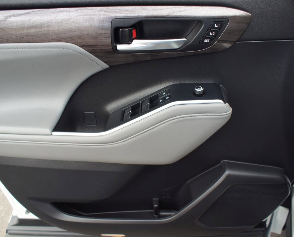 2022 Toyota Highlander Platinum