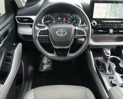2022 Toyota Highlander Platinum