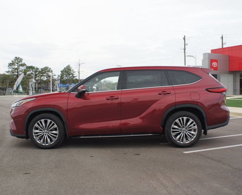 2022 Toyota Highlander Platinum